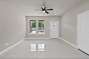 1112 Trinity Street - Photo 32