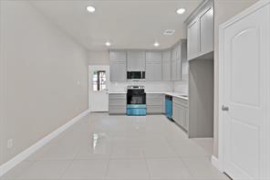 1112 Trinity Street - Photo 34