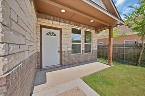 1112 Trinity Street - Photo 6