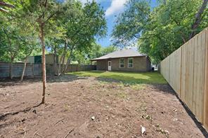 1112 Trinity Street - Photo 9