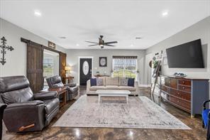 114 Lakewood Road - Photo 3
