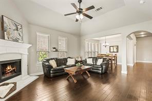 705 Challenger Drive - Photo 3