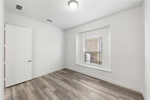 2406 Colonial Lane - Photo 4