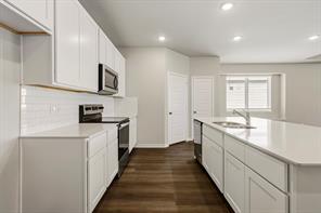 1120 Runway Road - Photo 4