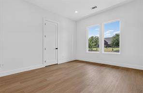 1008 Devonshire Drive N - Photo 21