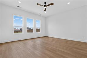 1008 Devonshire Drive N - Photo 9