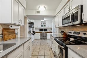 7623 Riverbrook Drive - Photo 12