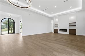 1014 Devonshire Drive N - Photo 4