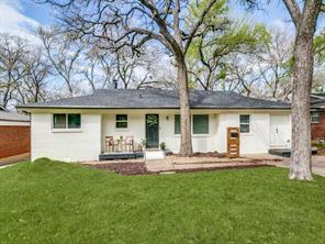708 Oakwood Drive - Photo 1