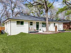 708 Oakwood Drive - Photo 2