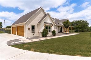 1404 Tucker Place - Photo 1