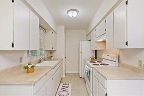 901 Church Avenue - Photo 1