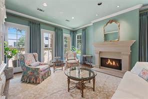 2605 Museum Way - Photo 11
