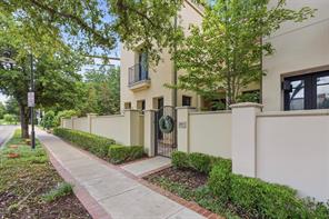 2605 Museum Way - Photo 3