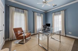 2605 Museum Way - Photo 30