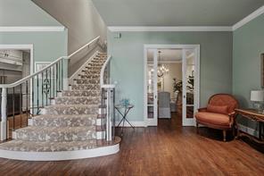 2605 Museum Way - Photo 4