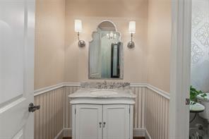 2605 Museum Way - Photo 7