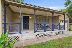 909 Keith Pumphrey Drive - Photo 1