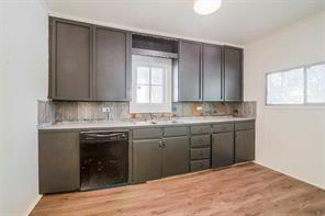 413 MANSON Street - Photo 3
