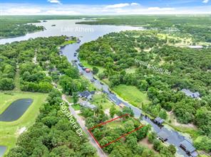 5271 Bayshore Drive - Photo 2