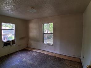 2917 Cypress Avenue - Photo 11