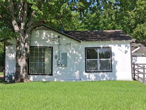 2917 Cypress Avenue - Photo 2