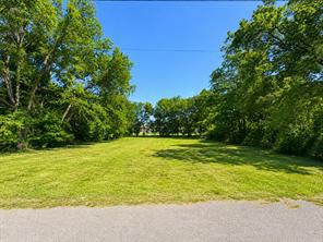 810 E 3rd Street - Photo 2