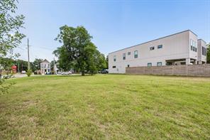 2535 Pennsylvania Avenue - Photo 5