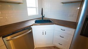401 W Carolina Street - Photo 10