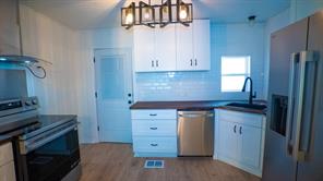 401 W Carolina Street - Photo 5