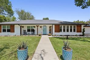 304 W Links Drive - Photo 1