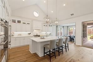 4212 Hollandwood Drive - Photo 2