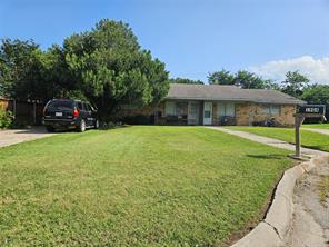 1902 Maplewood Court - Photo 1