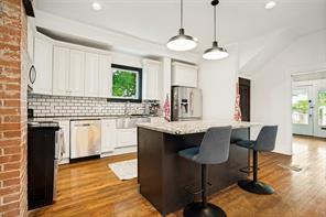1015 N College Street - Photo 4