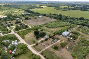 1253 Private Road 2431 - Photo 11