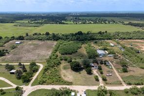1253 Private Road 2431 - Photo 5