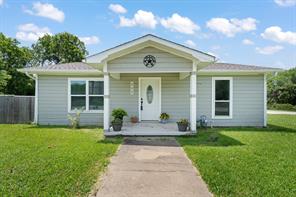 111 W Shelton Street - Photo 1