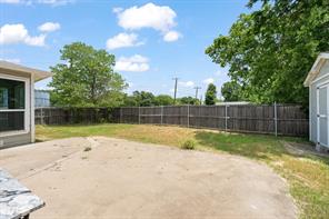 111 W Shelton Street - Photo 18