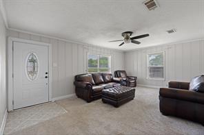111 W Shelton Street - Photo 2