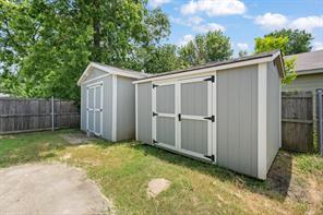111 W Shelton Street - Photo 22