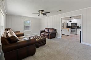 111 W Shelton Street - Photo 3