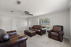 111 W Shelton Street - Photo 4