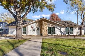 1706 Esquire Place - Photo 1