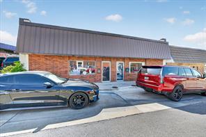 221-223 N Locust Street - Photo 11
