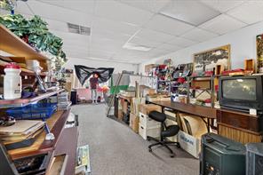 221-223 N Locust Street - Photo 16