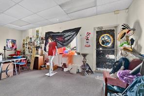 221-223 N Locust Street - Photo 17