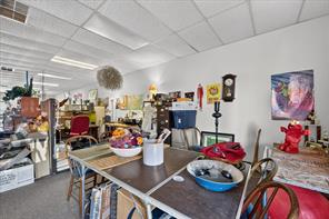 221-223 N Locust Street - Photo 18