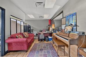 221-223 N Locust Street - Photo 23