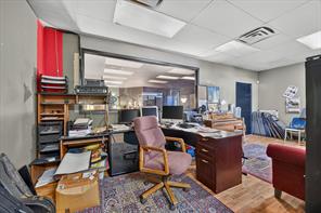 221-223 N Locust Street - Photo 24