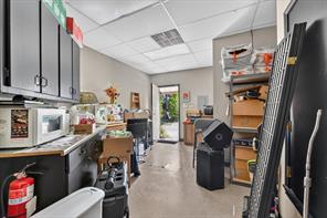 221-223 N Locust Street - Photo 29